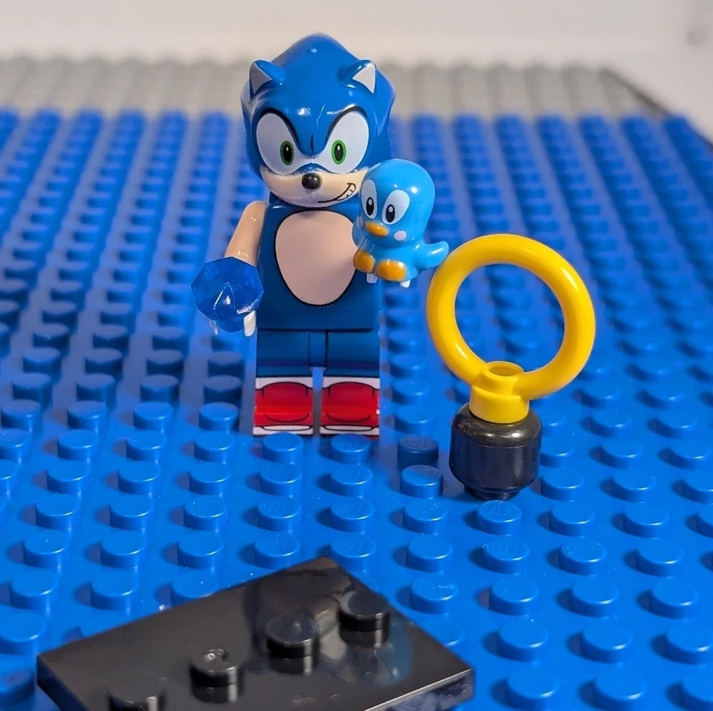 8 MINIFIGURES- Sonic the Hedgehog with Accessories - Sega- Lego Compatible